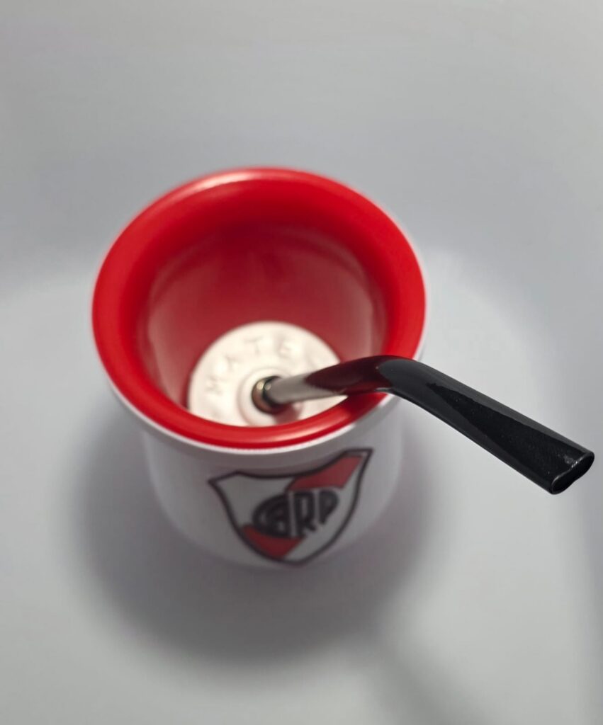 Set Matero River Plate CARP – Mate de Plástico Reforzado + Bombilla